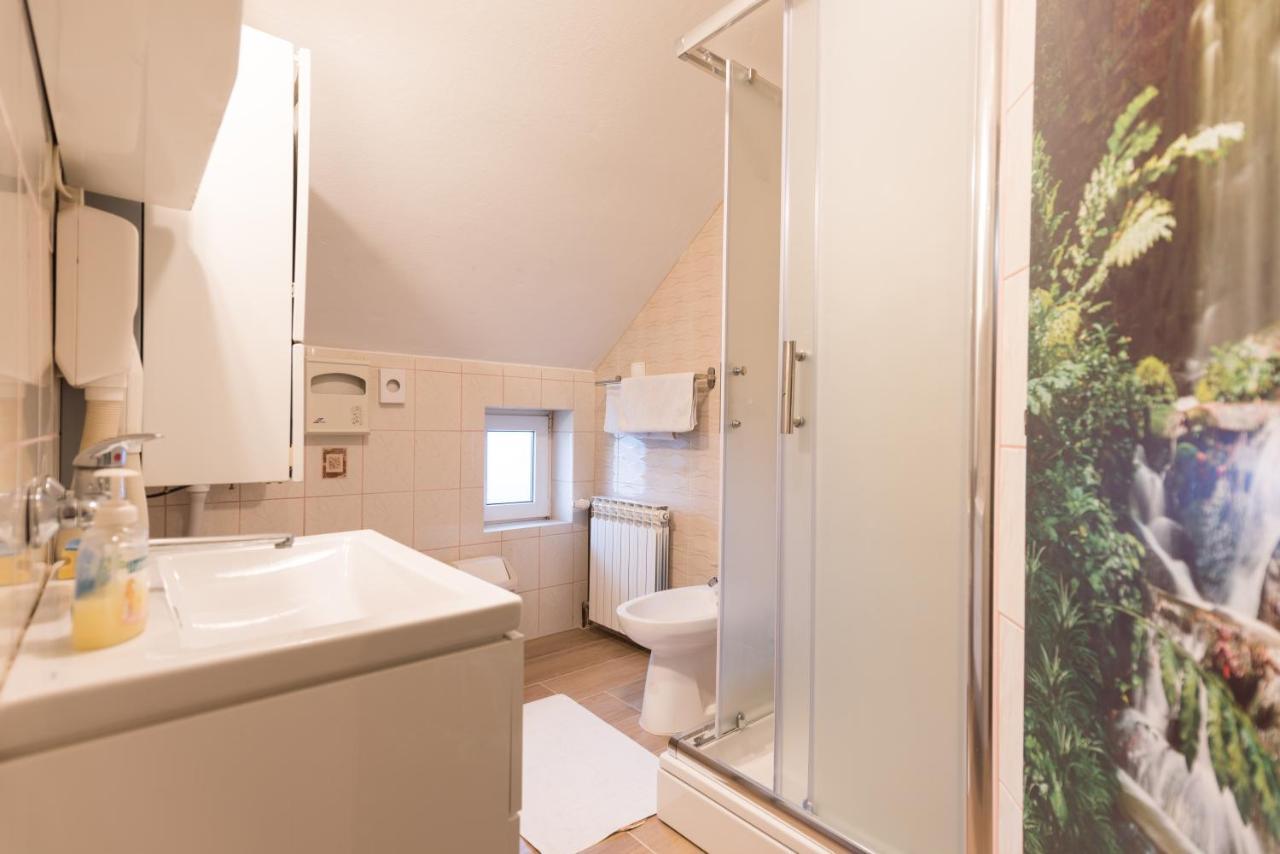 Guest House Bagi โปเชกา ภายนอก รูปภาพ